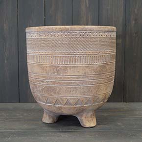 Large Sandstone Pot with feet (24cm) detail page